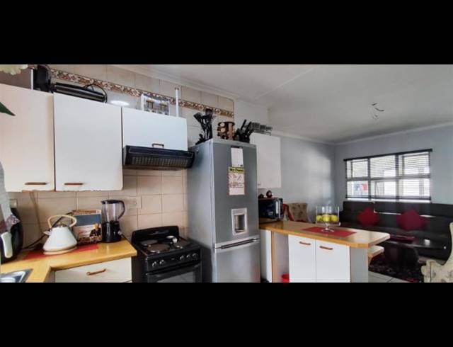 2 BEDROOM APARTMENT FOR SALE IN ALBERTON CENTRAL